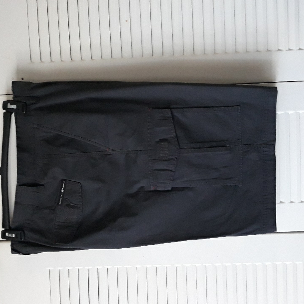 BEVERLY HILLS POLO CLUB men's short pants size 40.